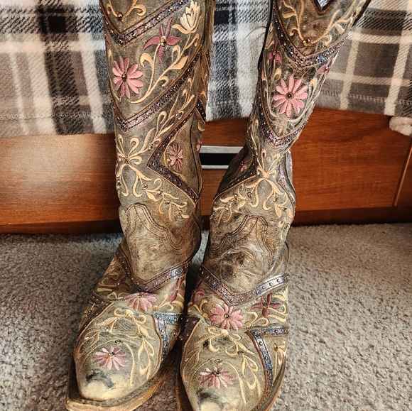 Corral, 9.5, gray. - Picture 3 of 5